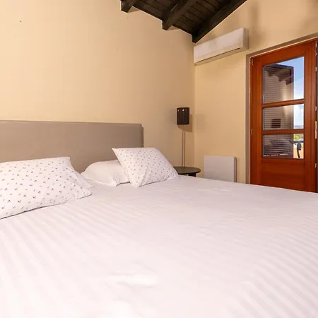 Seaside Family Friendly House With A Swimming Pool Jelsa, Hvar - 23760 別荘