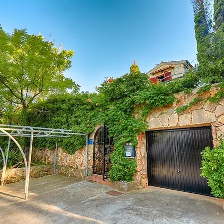 בית נופש Seaside Family Friendly House With A Swimming Pool Jelsa, Hvar - 23760