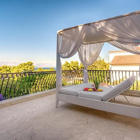 Seaside Family Friendly House With A Swimming Pool Jelsa, Hvar - 23760 בית נופש