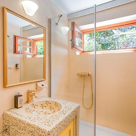 Seaside Family Friendly House With A Swimming Pool Jelsa, Hvar - 23760 בית נופש *